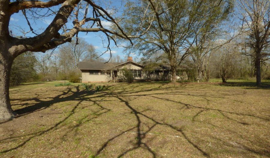 2228 NW Old Red Star Dr, Brookhaven, MS 39601 - 4 Beds, 3 Bath