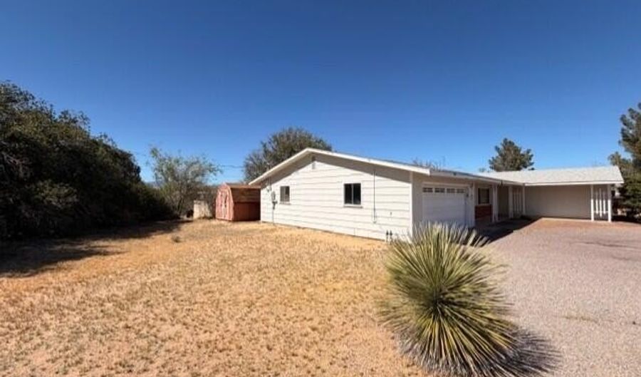 880 S La Mesa Cir, Benson, AZ 85602 - 4 Beds, 3 Bath