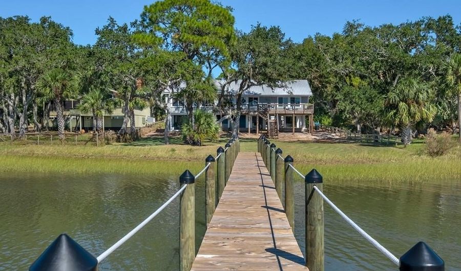 680 Alligator Dr, Alligator Point, FL 32346 - 3 Beds, 3 Bath