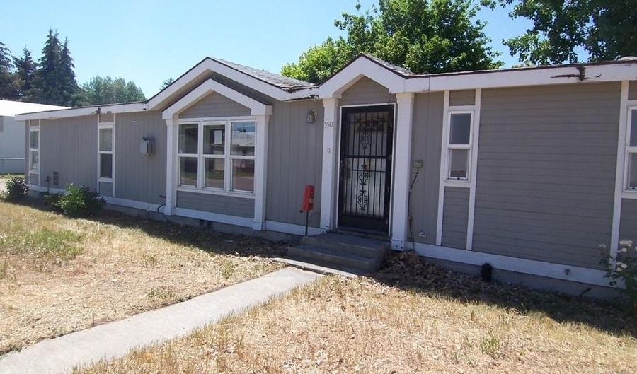550 Knox St, Blackfoot, ID 83221 - 3 Beds, 2 Bath