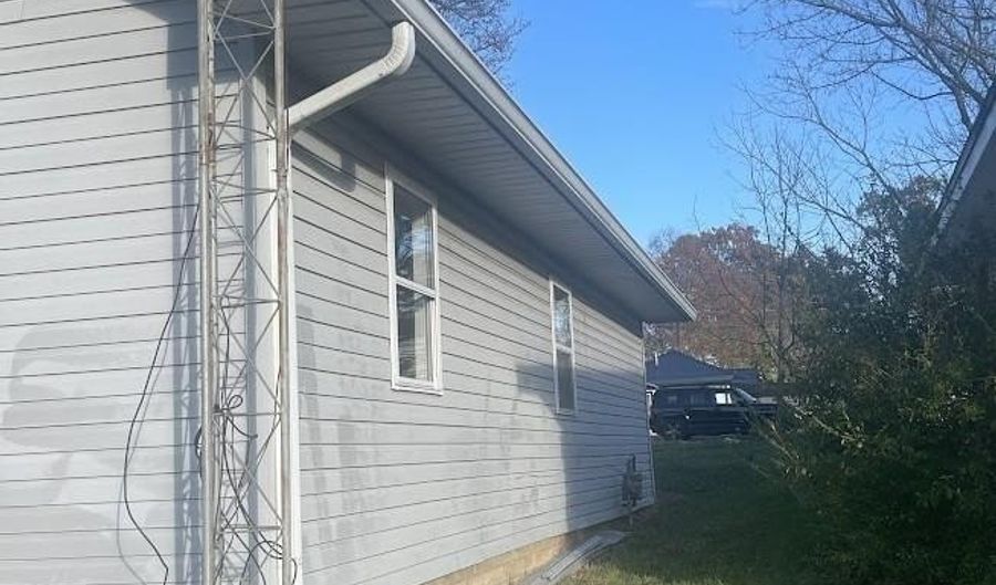 504 V St, Bedford, IN 47421 - 2 Beds, 1 Bath