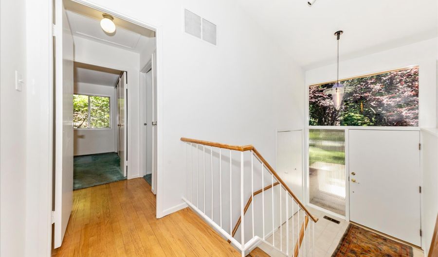 8311 LILLY STONE Dr, Bethesda, MD 20817 - 4 Beds, 3 Bath
