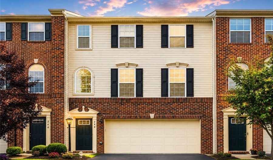 248 Broadstone Dr, Adams Twp., PA 16046 - 3 Beds, 3 Bath