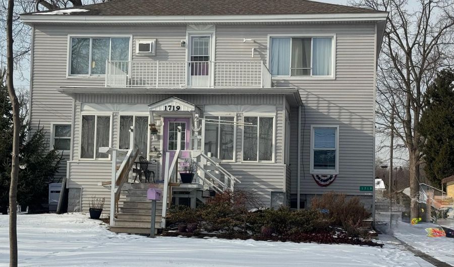 1719 Saint Clair River Dr, Algonac, MI 48001 - 4 Beds, 4 Bath