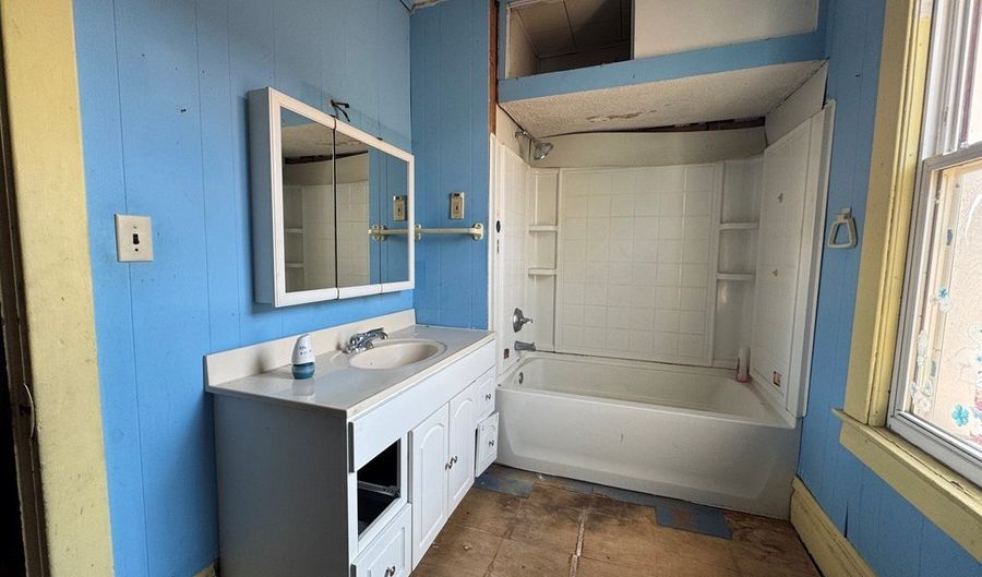 3108 Carter Ave, Ashland, KY 41101 - 3 Beds, 2 Bath