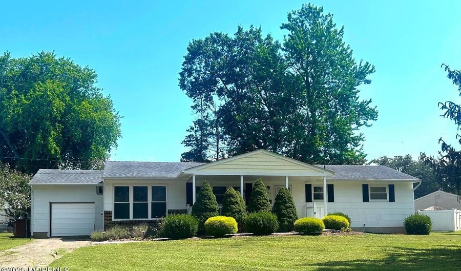 259 Keller St, Bayville, NJ 08721 - 3 Beds, 1 Bath