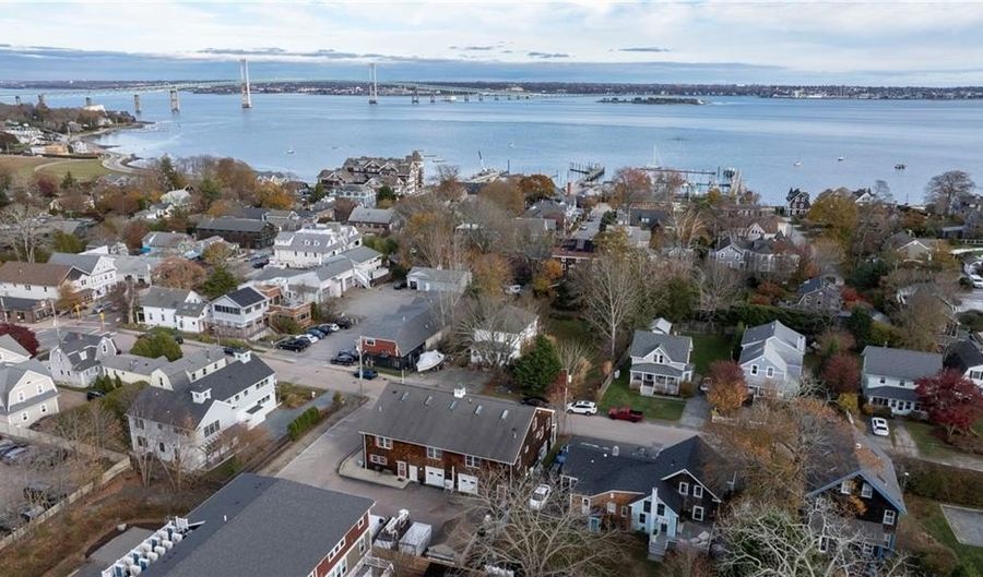 14 Clinton Ave 3, Jamestown, RI 02835 - 3 Beds, 3 Bath