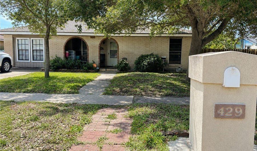 429 N Mccampbell St, Aransas Pass, TX 78336 - 2 Beds, 2 Bath