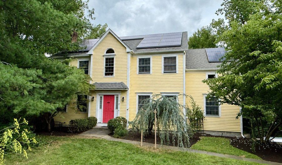17 Goodhill Rd, Bethel, CT 06801 - 4 Beds, 4 Bath
