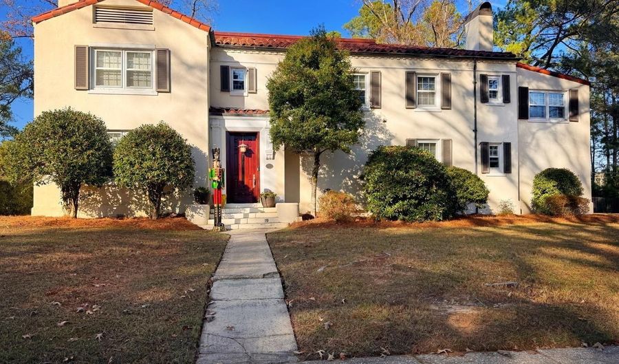 301 BUCKNER Cir, Anniston, AL 36205 - 4 Beds, 3 Bath