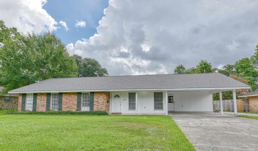 1347 Sherwood Forest Blvd, Baton Rouge, LA 70815 - 5 Beds, 3 Bath