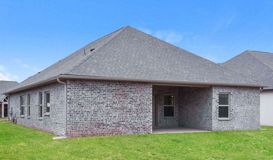 14668 Greenleaf Dr, Athens, AL 35613 - 3 Beds, 3 Bath
