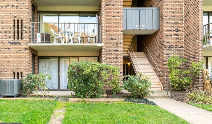 7802 DASSETT Ct T-3, Annandale, VA 22003 - 2 Beds, 2 Bath