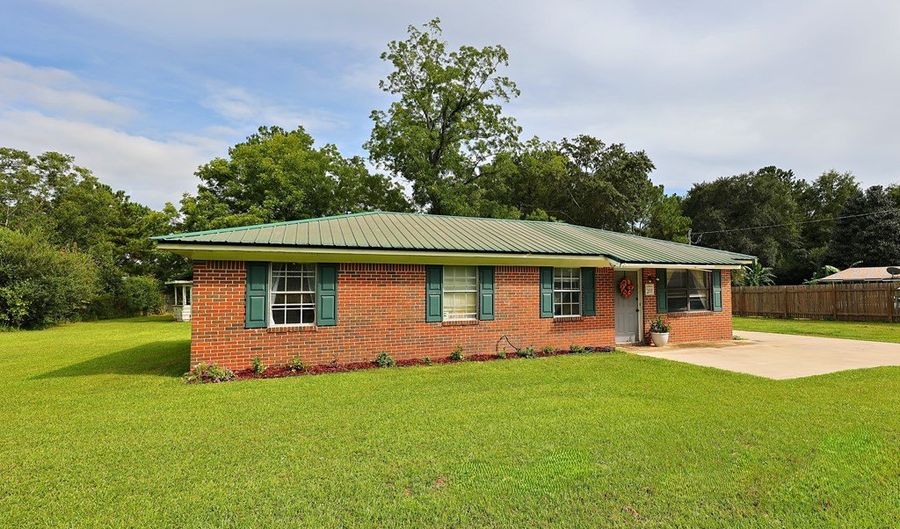 201 Green Shade Rd, Bainbridge, GA 39819 - 4 Beds, 1 Bath