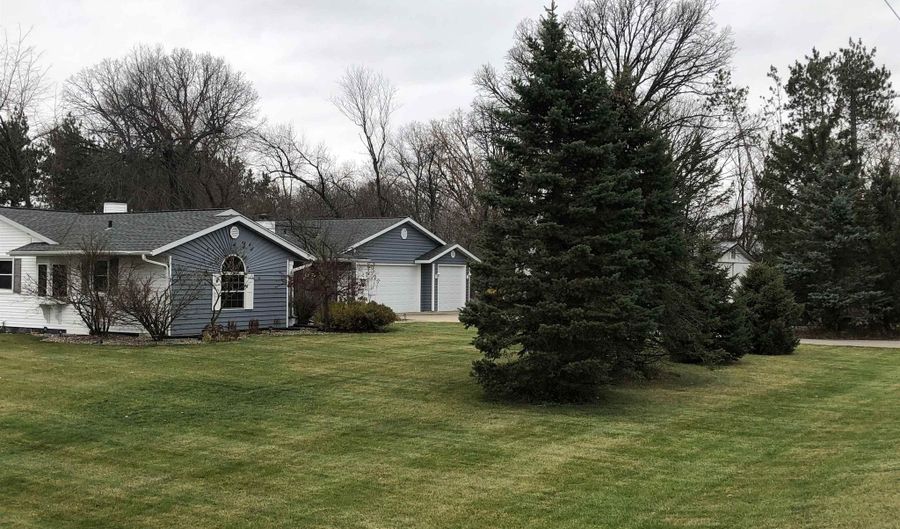 8325 COUNTY ROAD B, Amherst, WI 54406 - 4 Beds, 3 Bath