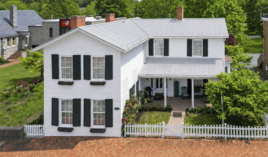 116 E Main St, Abingdon, VA 24210 - 4 Beds, 5 Bath