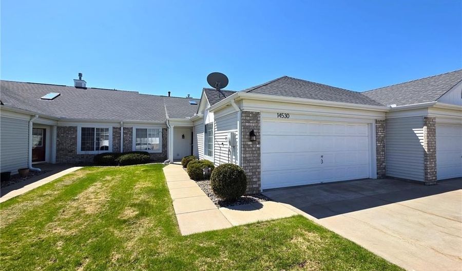 14530 Eureka Ct, Apple Valley, MN 55124 - 2 Beds, 2 Bath