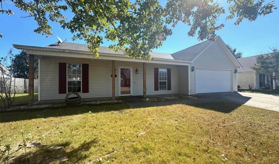 211 Hunters Run Dr, Benton, AR 72015 - 4 Beds, 2 Bath
