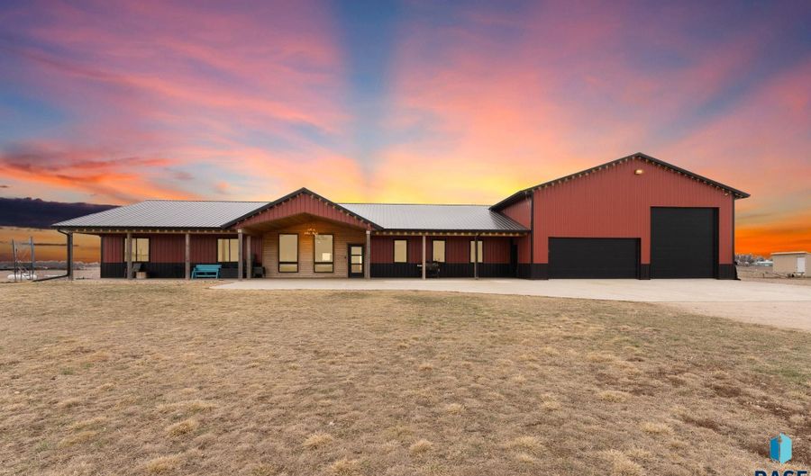 25953 481st Ave, Brandon, SD 57005 - 5 Beds, 4 Bath