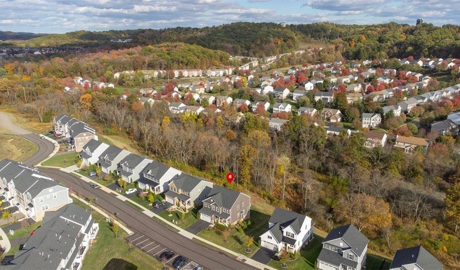 428 Whitetail Meadows Trl, Adams Twp., PA 16046 - 4 Beds, 3 Bath