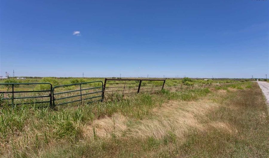 11727 N FM 368, Burkburnett, TX 76354 - 0 Beds, 0 Bath
