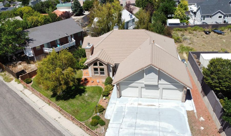 606 W Greens Lake Dr, Cedar City, UT 84720 - 5 Beds, 3 Bath