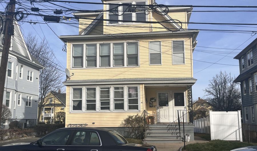 460 Anson St, Bridgeport, CT 06606 - 2 Beds, 1 Bath