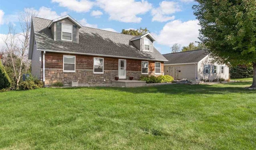 13294 212th Ave, Anamosa, IA 52205 - 4 Beds, 4 Bath