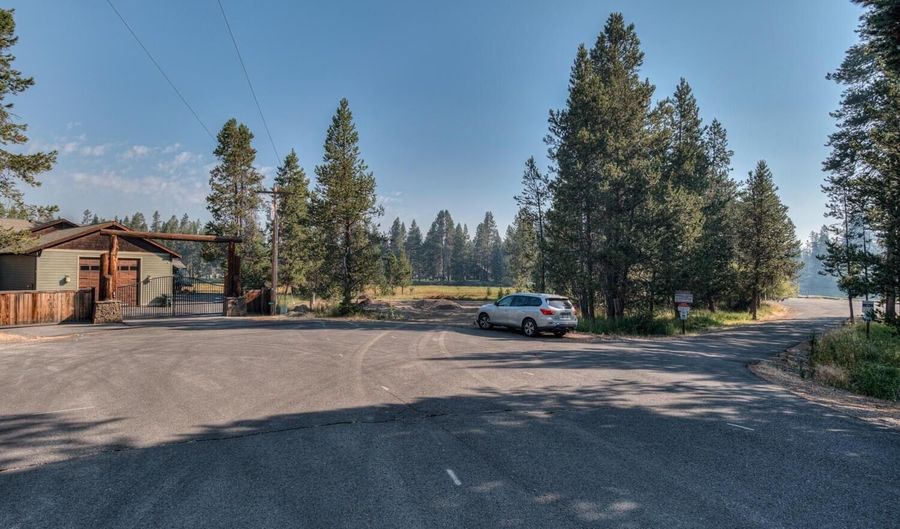 56081 Snow Goose Ct, Bend, OR 97707 - 3 Beds, 3 Bath
