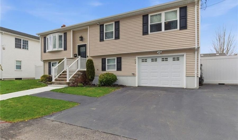 48 Columbus Ave, North Providence, RI 02911 - 3 Beds, 2 Bath