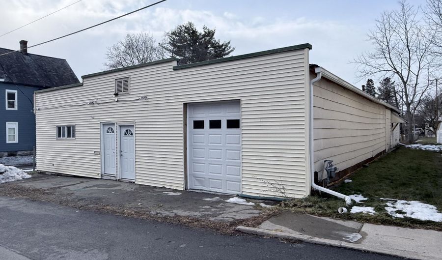 8 Yeoman St, Amsterdam, NY 12010 - 0 Beds, 0 Bath