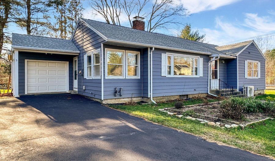 5 Chappell St, Chaplin, CT 06235 - 3 Beds, 3 Bath