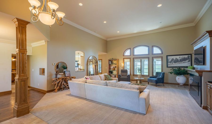 2955 N Roosevelt St, Aberdeen, SD 57401 - 4 Beds, 4 Bath