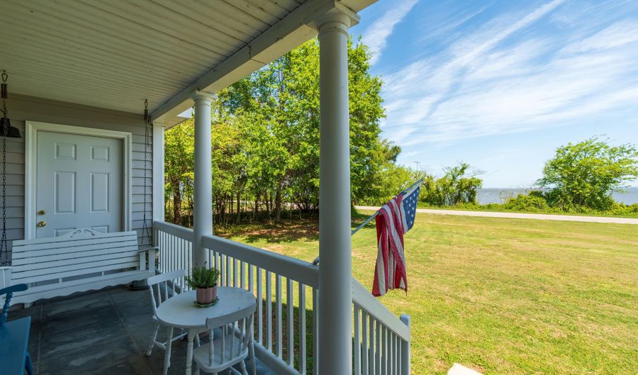 126 Narrow Shore Rd, Aydlett, NC 27916 - 4 Beds, 3 Bath