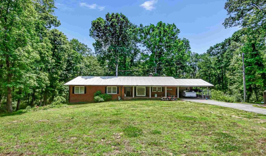 5589 Northwoods Rd, Clermont, GA 30527 - 4 Beds, 3 Bath