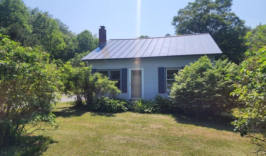 1082 W River Rd, Brattleboro, VT 05301 - 3 Beds, 1 Bath