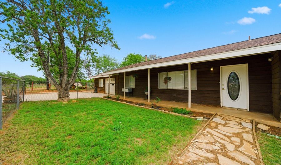 144 OAK PARK Rd, Adkins, TX 78101 - 3 Beds, 1 Bath