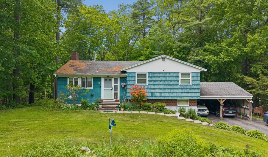 10 Ridgewood Dr, Augusta, ME 04330 - 3 Beds, 2 Bath