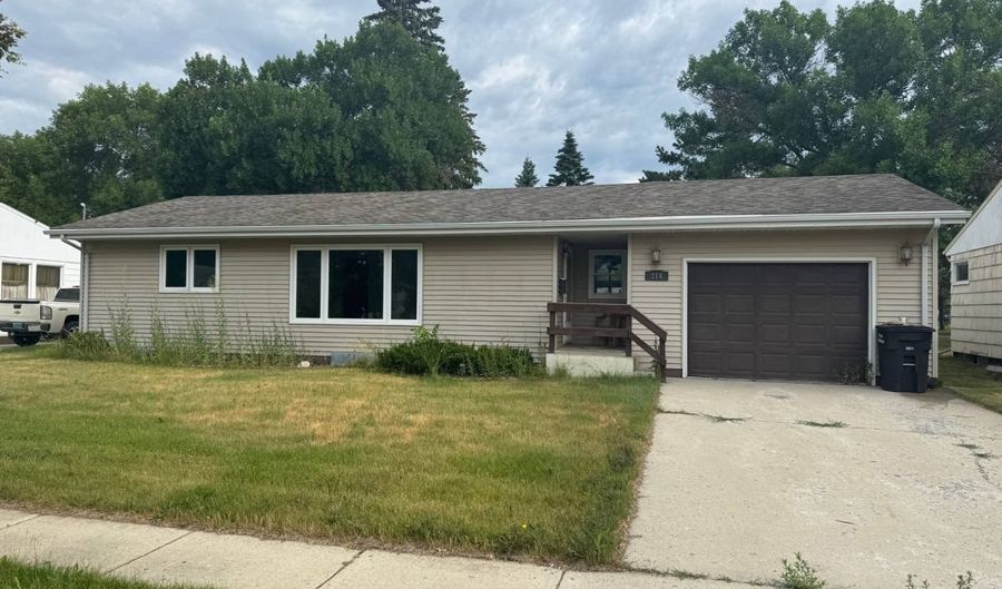 214 13th St W, Bottineau, ND 58318 - 3 Beds, 2 Bath