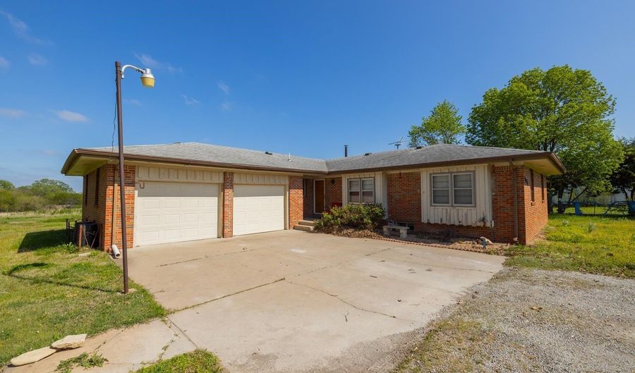 12626 SW Thunder, Augusta, KS 67010 - 3 Beds, 2 Bath