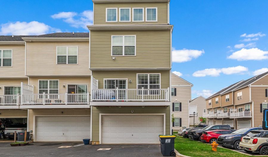 620 MCCOMB Pl, Claymont, DE 19703 - 5 Beds, 5 Bath