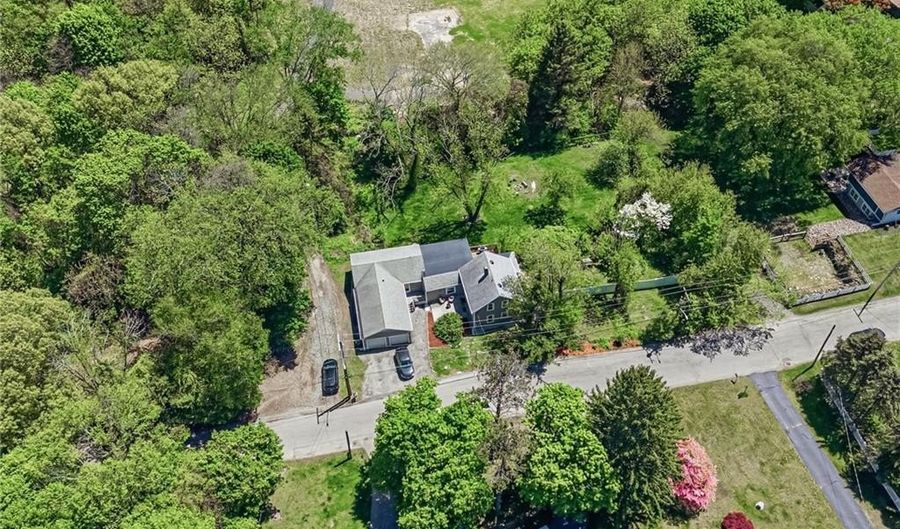 19 Hardwick St, Cumberland, RI 02864 - 5 Beds, 4 Bath