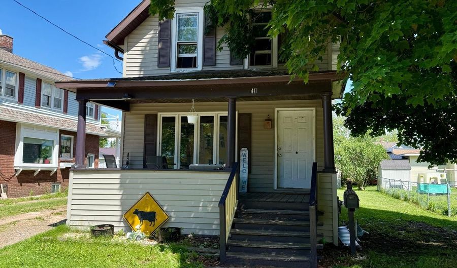 411 LINCOLN St, Antigo, WI 54409 - 3 Beds, 2 Bath
