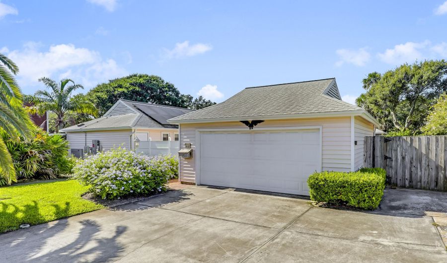 1849 SEMINOLE Rd, Atlantic Beach, FL 32233 - 3 Beds, 2 Bath