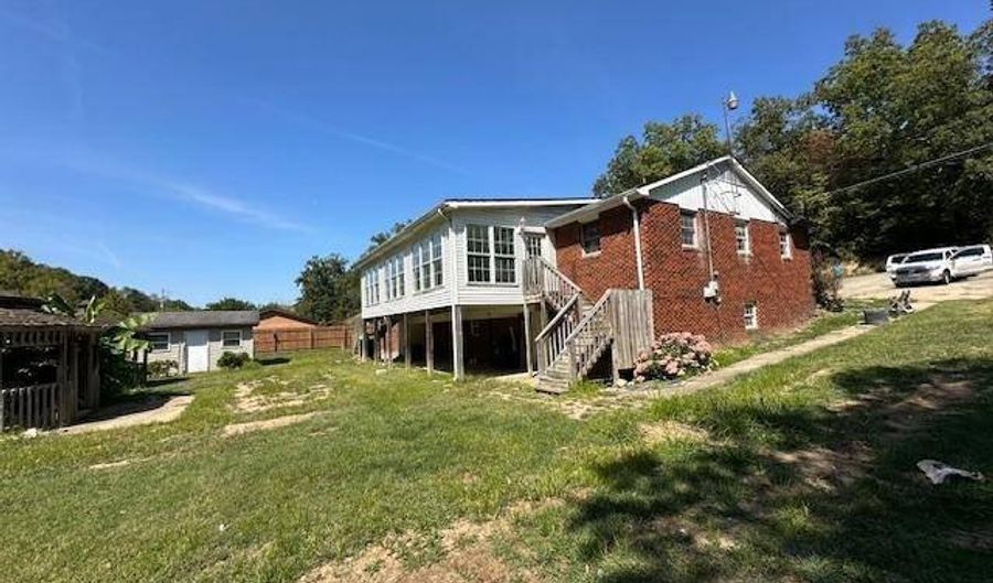 2814 Shopes Creek Rd, Ashland, KY 41102 - 3 Beds, 2 Bath
