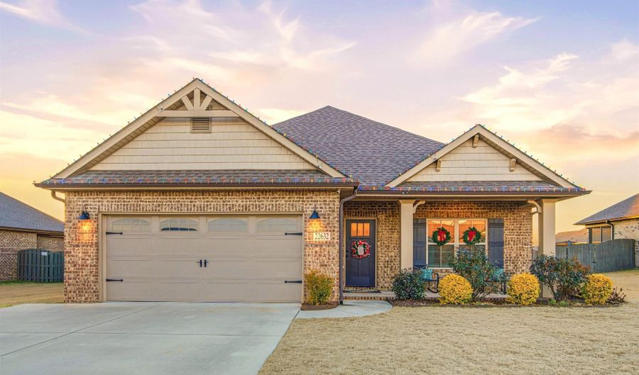 22632 Big Oak Dr, Athens, AL 35613 - 3 Beds, 3 Bath