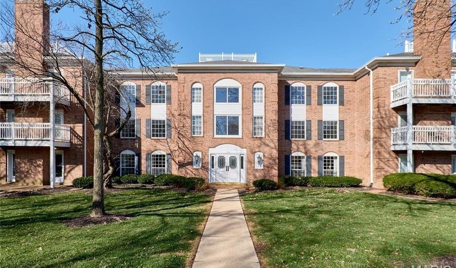 974 Claytonbrook Dr 1A, Ballwin, MO 63011 - 3 Beds, 2 Bath