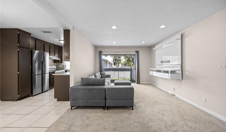 1250 S Brookhurst 2080, Anaheim, CA 92804 - 2 Beds, 1 Bath