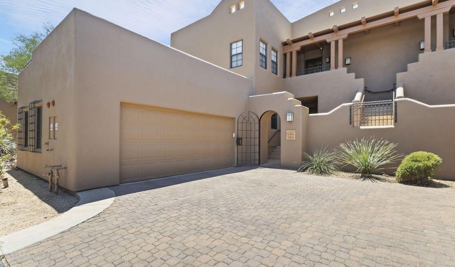 36601 N MULE TRAIN Rd A40, Carefree, AZ 85377 - 2 Beds, 3 Bath