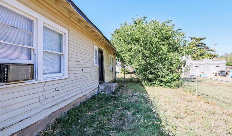 2216 S POLK St, Amarillo, TX 79109 - 2 Beds, 1 Bath